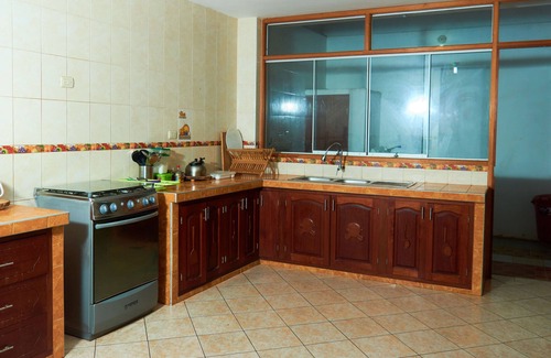 Huanchaco Ski Chalet | Big House with Pool at 4th floor front to the Beach