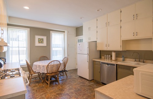 Manistee House | Big Neighborhood Home Near the Beach and Downtown