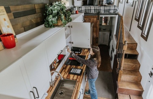 Monument House | “Big Red” Custom RV + Deck, Soaking Tub & View