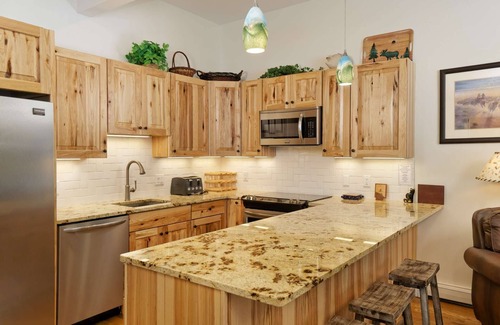 Snowmass Village Condo | Big Savings, More Nights! 15% off 3 night stays thru Dec 14