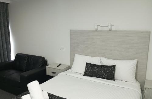 Shepparton South Hotel | Big Valley Lakeside Paradise Motor Inn