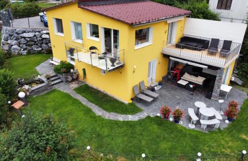 Oberterzen Apartment | Bijouswiss " Yellow House"