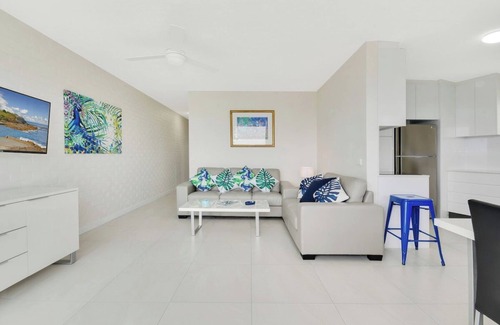 Alexandra Headland Apartment | Bilgola Unit 4 - Amazing Beach Views