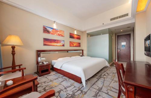 Chancheng Hotel | Billions-Earn Hotel just a 3 minute walk to the Ceramics Expo Center and close to Guangdong Foshan Creative Park and China Ceramics City