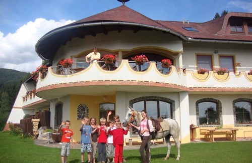 Eberstein House | Bionest II - Lehmbaudach-familienzimmer - Biolandhaus Arche