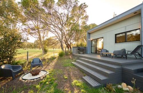 Coles Bay House | Birdsong