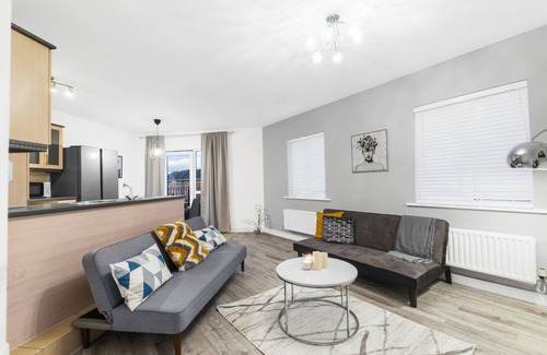 Birmingham Apartment | BIRMINGHAM !2 Bed Modern Apartment! FREE private parking Netflix