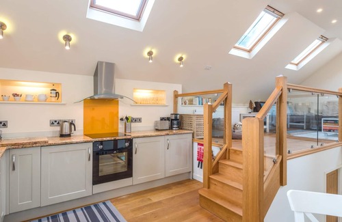 Bishops Castle Cottage | BISHOP'S CASTLE BARN, family friendly in Bishop's Castle