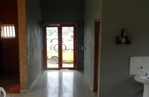 Alimosho Hotel | Biso Inn