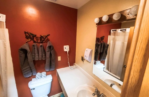 Chief Lake Resort | Black Oak Cabin- Cabin on the Chippewa Flowage within a Resort