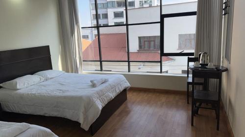 Downtown La Paz House | Black Palace