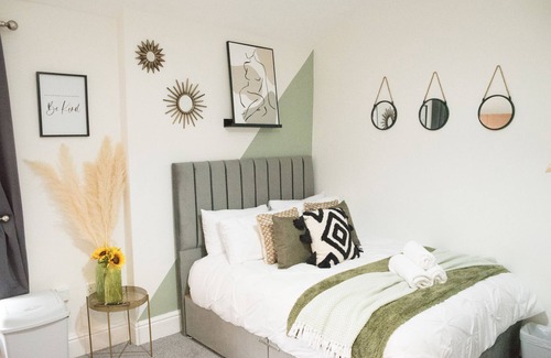 Blackpool Town Center Apartment | Blackpool Abode - Vance Road Star House Apt 6