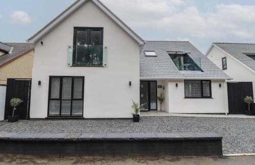 Morfa Bychan House | Blackrock Gem