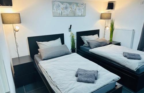 Rhein-Erft-Kreis District House | Blauer Stein 7a Doppelzimmer 01 - 2 Betten