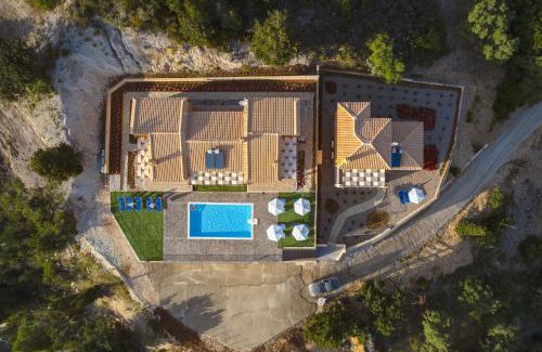 Lefkas Villa | Ble on Blue