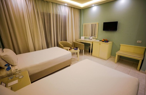Village Road Hotel | Blend Club Aqua Resort