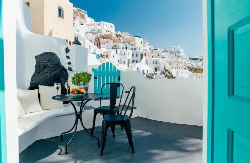 Oia House | Blessed Blue Boutique Cave Suite