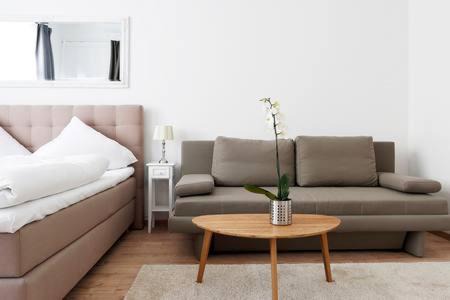 Wilmersdorf Apartment | BLISSE by ROCKCHAIR Apartments l SUPERHOST Status l 5 Schlafzimmer 3 Bäder 3 Balkone l Family & Business Flair welcomes you!