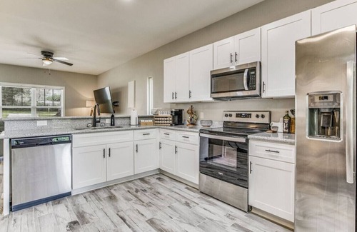 Southeast Pensacola House | Blue Bayou ~ Cozy East Hill Convenience