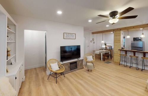 Wichita House | Blue Bungalow - Bright and Beautiful! King Bed! Walk to Wesley!