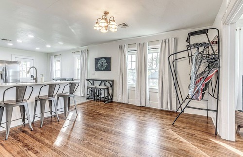 Central Oklahoma City House | Blue Canvas Cottage by the Paseo - 10 Guests