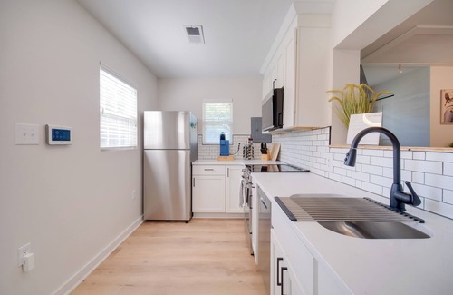 Erie House | 'Blue Heron' Walk to Kelso Beach! Pet-Friendly Gem