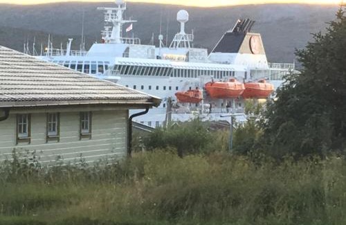 Mehamn Apartment | Blue House II at the end of the World