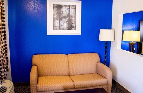 Sallisaw Hotel | Blue Jay Inn and Suites