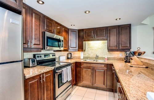 The Blue Mountains Apartment | Blue Mountain Ski in/Ski Out Chalet Condo