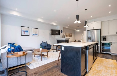 The Blue Mountains House | Blue Mountain Townhome: Patio, Shuttle, Trails!