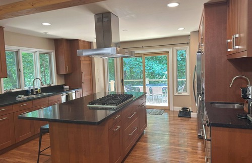 Boone House | Blue Ridge Pkway:Chef kitchen,Fenced YardPlayground,Hottub,5bdrms, 4public rooms