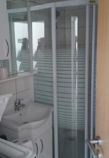 Loviste Apartment | Blue sea blue sky
