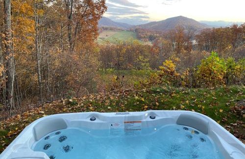 Jefferson House | Blue Sky Cabin - Built in 2023 this 3 bed 2,5 bath home has gorgeous views