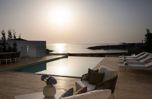 Pernera Villa | Blue Waves Protaras Beachfront Villa 3