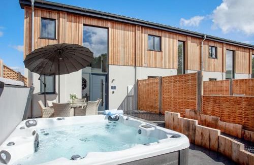 Over Stowey House | Bluebell-Uk34613