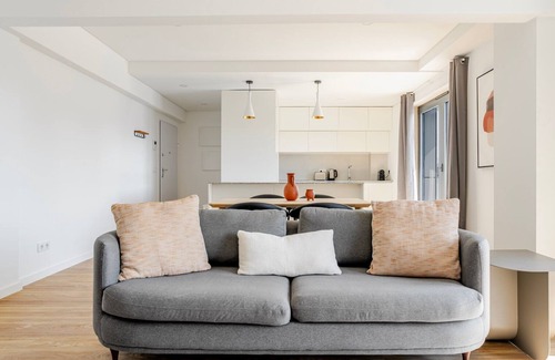 Falca Apartment | Blueground | Alvalade, balcony, nr Campo Pequeno