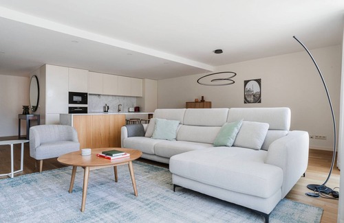 Sao Jorge de Arroios Apartment | Blueground | Avenidas Novas, a/c, balcony, w/d