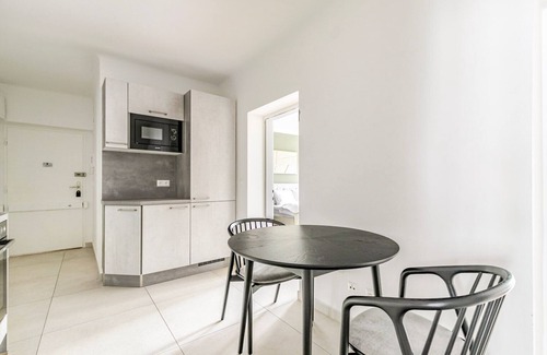 Brigittenau Apartment | Blueground | Brigittenau, view, nr Danube Canal
