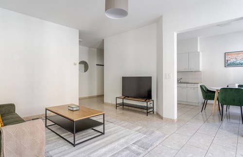 Sihlfeld Apartment | Blueground | Sihlfeld, AC & elevator, nr landmarks