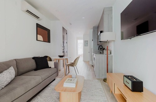 Williamsburg Apartment | Blueground | Williamsburg, washer, nr East River Park