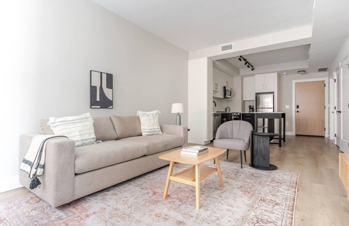 Woodmont Triangle Apartment | Blueground | Woodmont Triangle, pool, nr Cabin John Park