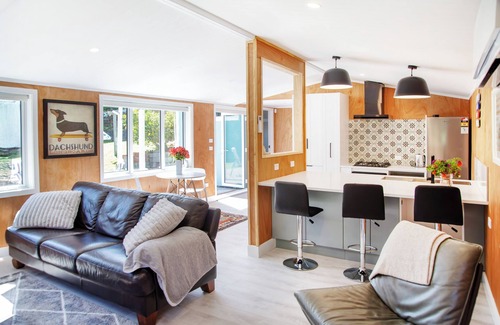 Paraparaumu Beach House | Bluegum Bach by the sea