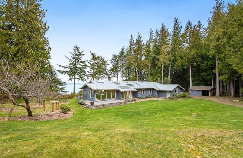 Port Angeles House | Blufftop on Freshwater Bay