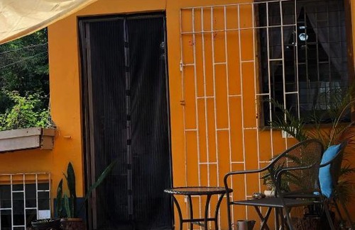 Albion House | BnB SoMom Mobay Lodging