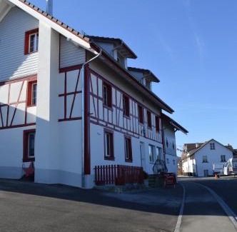 Ehrendingen Bed & Breakfast | BnB zum Schlüssel