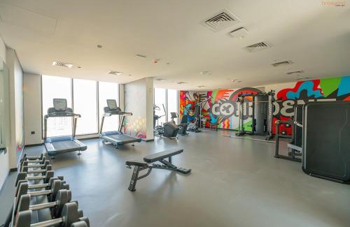Dubai Apartment | Bnbeyond's Sassy Studio with Expansive Balcony