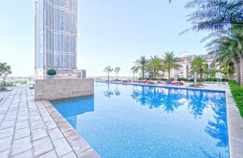 Business Bay Apartment | bnbme - Luxury 2BR Business Bay Apt w Canal Views Pool Gym Free Parking Downtown