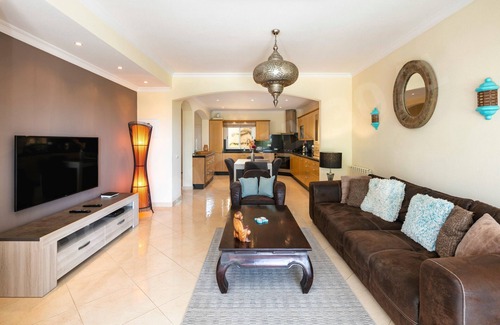 Estombar Apartment | Boa Nova 30/1 | professionally cleaned | 2-bedroom apartment | close to Carvoeiro and Ferragudo