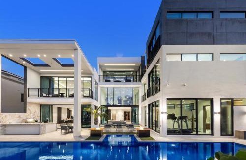 Coral Ridge House | Boardwalk Mansion