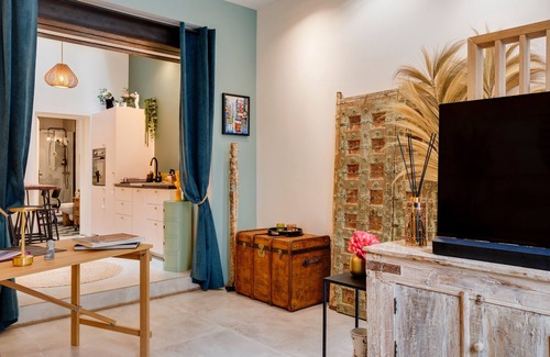 Saint-Michel Apartment | Bohemian Flat – Comfortable Escape in the Heart of Bordeaux